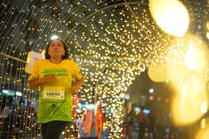 BIB: 60046
                            <button type="button" onclick="openModal(21750646)" class="btn btn-primary btn-sm float-right btn-popup" data-toggle="modal" data-target=".modal-high-quality">
                        <i class="fas fa-shopping-cart"></i> Add to Cart
                    </button>
                                            <button type="button" onclick="isThisMe(21750646, true)" class="btn btn-success btn-sm float-right btn-popup btn-isme hidden" data-toggle="tooltip" data-placement="bottom" title="นี่คือรูปของคุณใช่ไหม คลิกที่นี่เพื่อเอาเข้าอัลบั้ม">
                        <i class="fas fa-plus"></i> Add to album
                    </button>
                    <button type="button" onclick="isThisMe(21750646, false)" class="btn btn-warning btn-sm float-right btn-popup btn-isnotme hidden">
                        <i class="fas fa-ban"></i> Remove from album
                    </button>